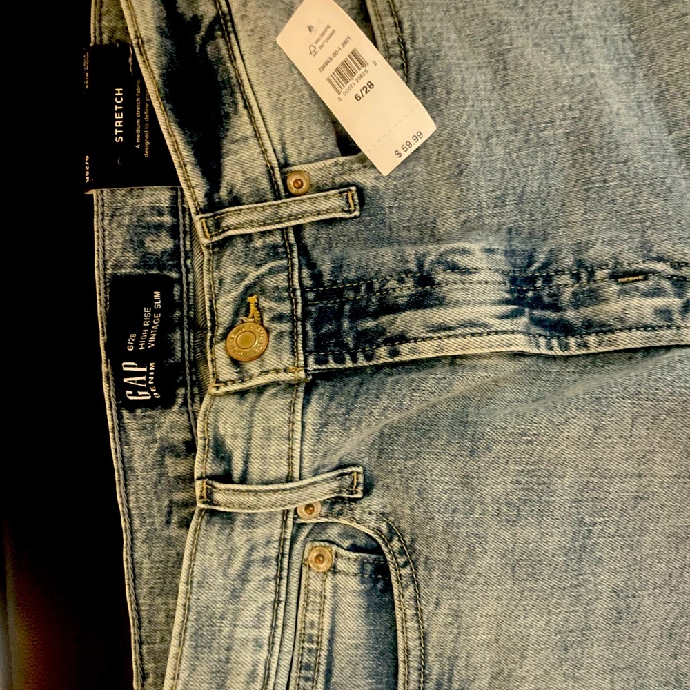 NEW WITH TAGS!!!      GAP Woman || High Rise Vintage Slim Jean || multiple sizes